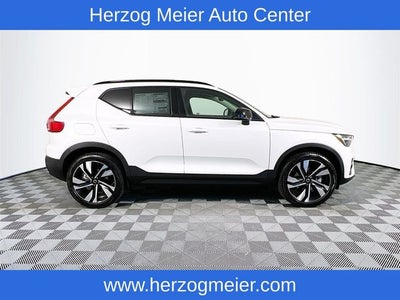 2023 Volvo XC40 B5 Ultimate