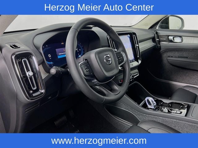 2023 Volvo XC40 B5 Ultimate