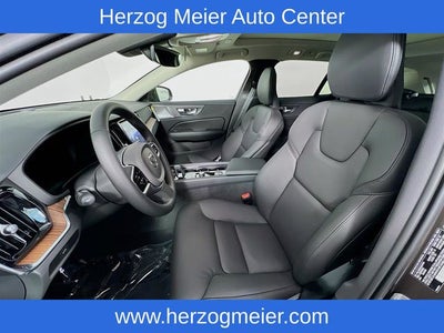 2025 Volvo V60 Cross Country B5 Plus