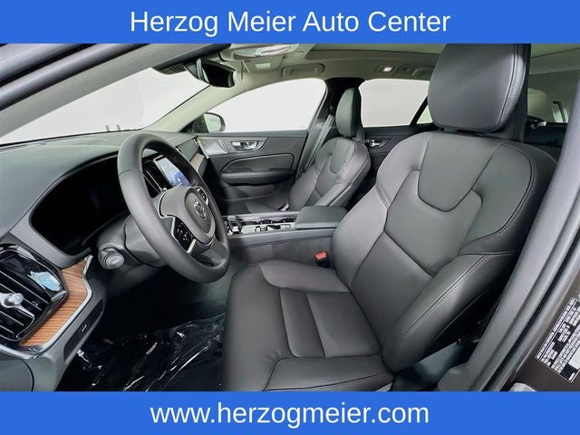 2025 Volvo V60 Cross Country B5 Plus