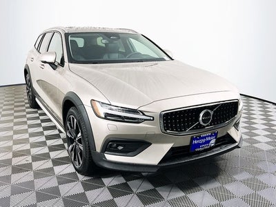 2026 Volvo V60 Cross Country B5 Ultra