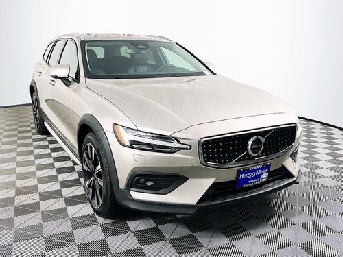 2026 Volvo V60 Cross Country B5 Ultra