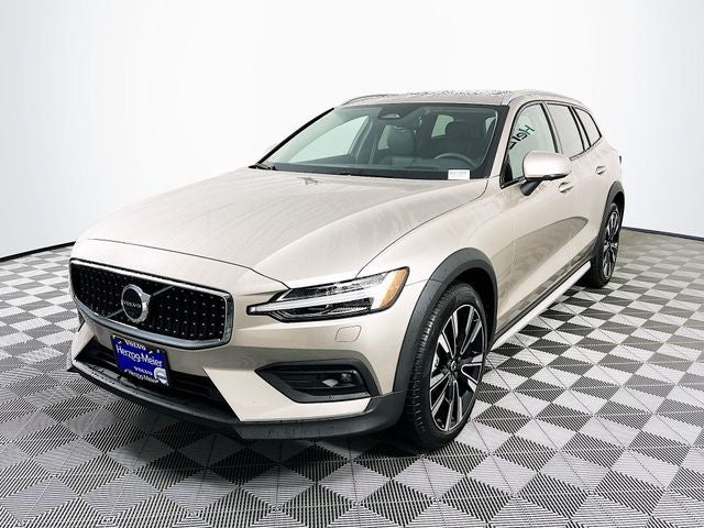 2026 Volvo V60 Cross Country B5 Ultra
