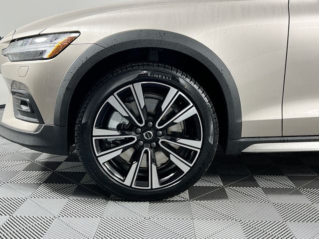 2026 Volvo V60 Cross Country B5 Ultra
