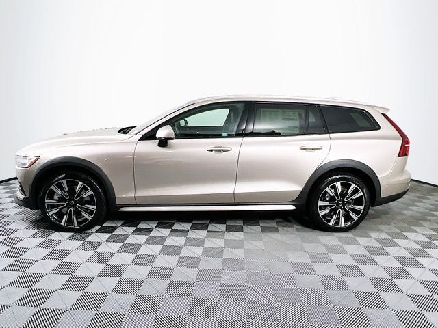 2026 Volvo V60 Cross Country B5 Ultra