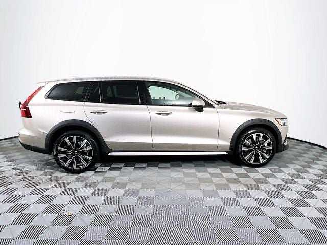 2026 Volvo V60 Cross Country B5 Ultra