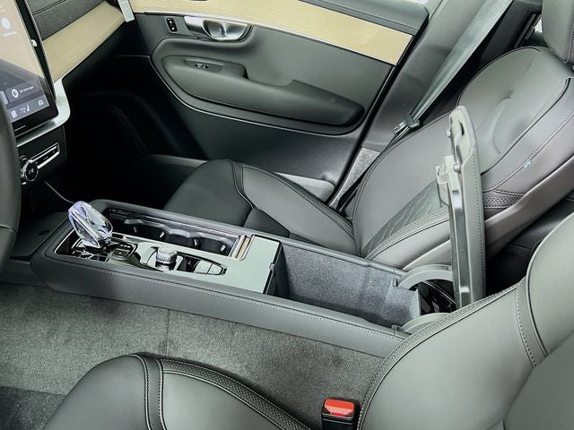 2026 Volvo XC90 B5 Plus