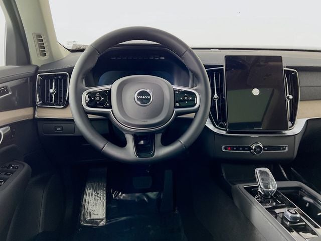 2026 Volvo XC90 B5 Plus