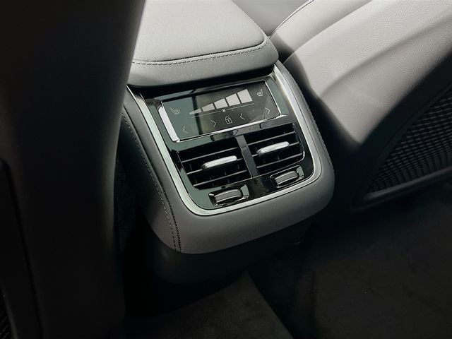 2026 Volvo XC90 B5 Plus