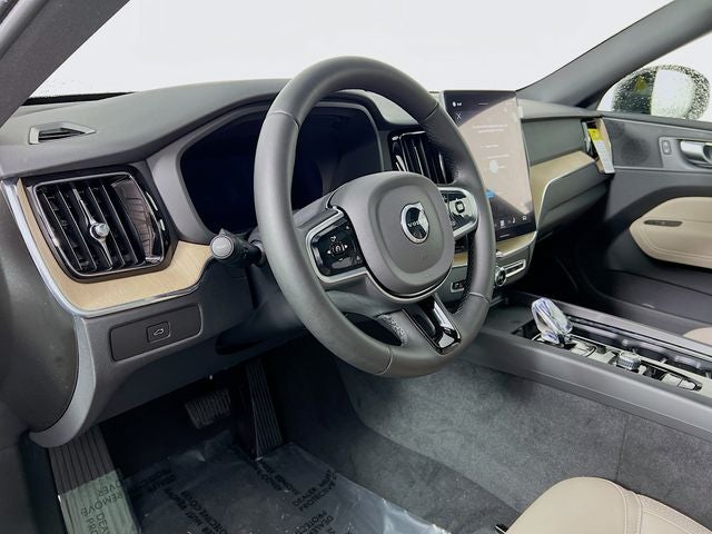 2026 Volvo XC60 B5 Plus