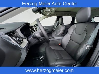 2025 Volvo XC60 B5 Plus
