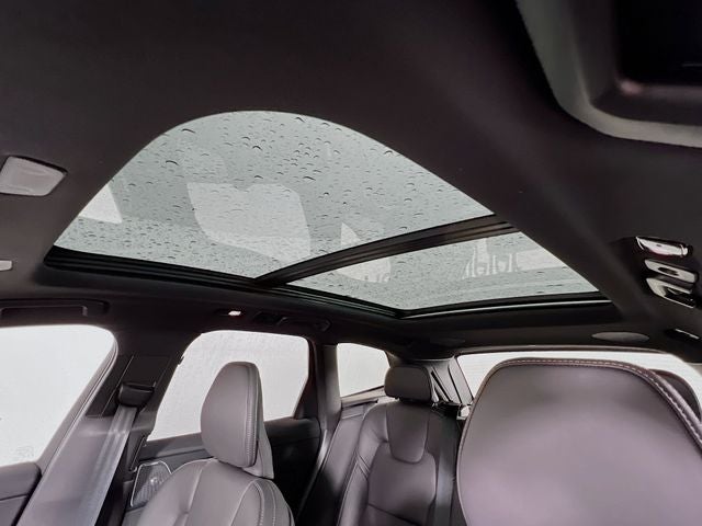 2026 Volvo XC60 B5 Ultra Black Edition