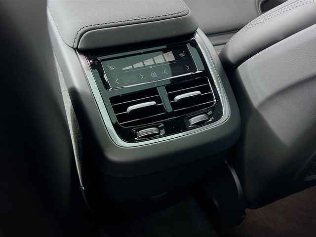 2026 Volvo XC60 B5 Ultra Black Edition