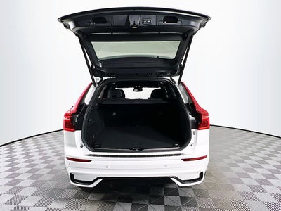 2026 Volvo XC60 B5 Ultra Black Edition