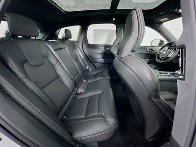 2026 Volvo XC60 B5 Ultra Black Edition