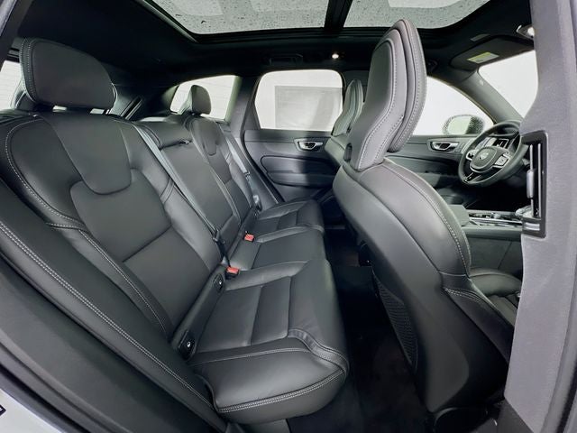 2026 Volvo XC60 B5 Ultra Black Edition