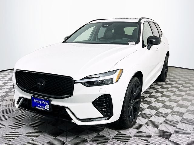 2026 Volvo XC60 B5 Ultra Black Edition