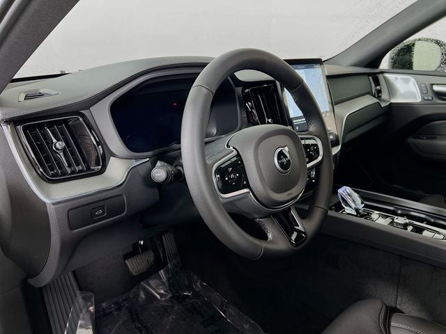 2026 Volvo XC60 B5 Ultra Black Edition