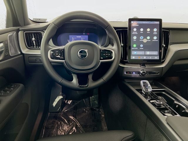 2026 Volvo XC60 B5 Ultra Black Edition
