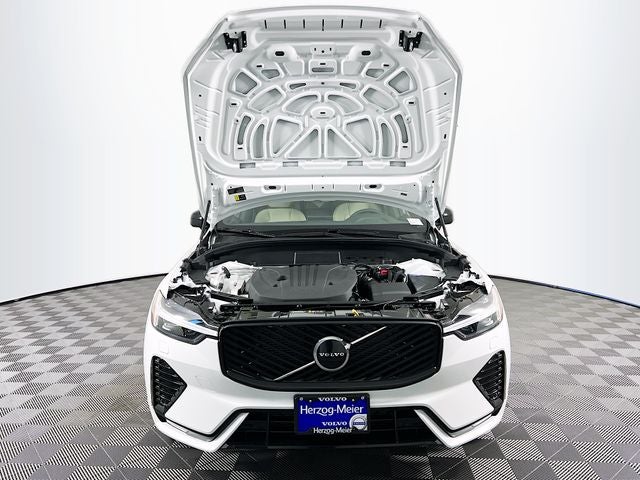 2026 Volvo XC60 B5 Core