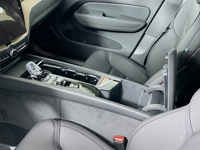 2026 Volvo XC60 B5 Core