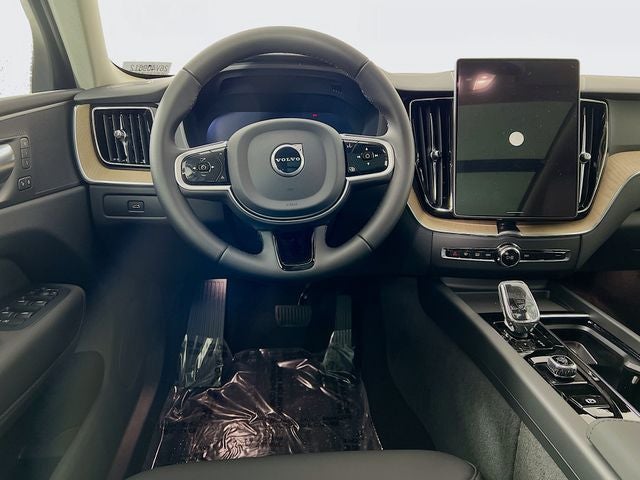 2026 Volvo XC60 B5 Core
