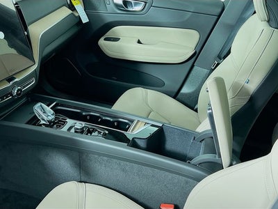 2026 Volvo XC60 B5 Core