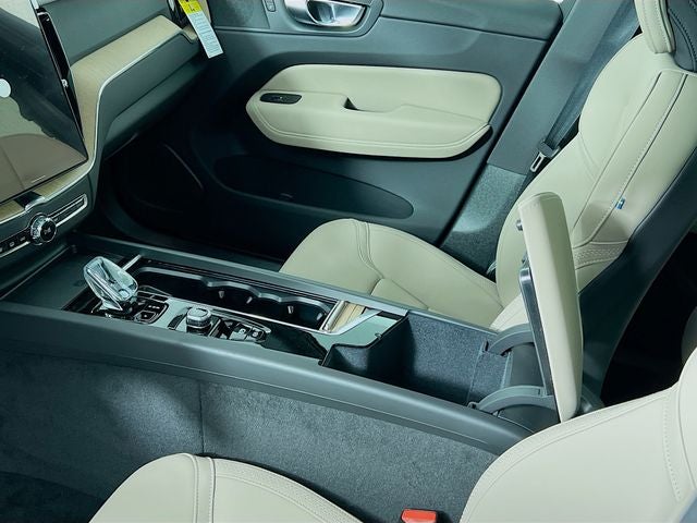 2026 Volvo XC60 B5 Core