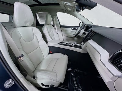 2026 Volvo XC60 B5 Ultra